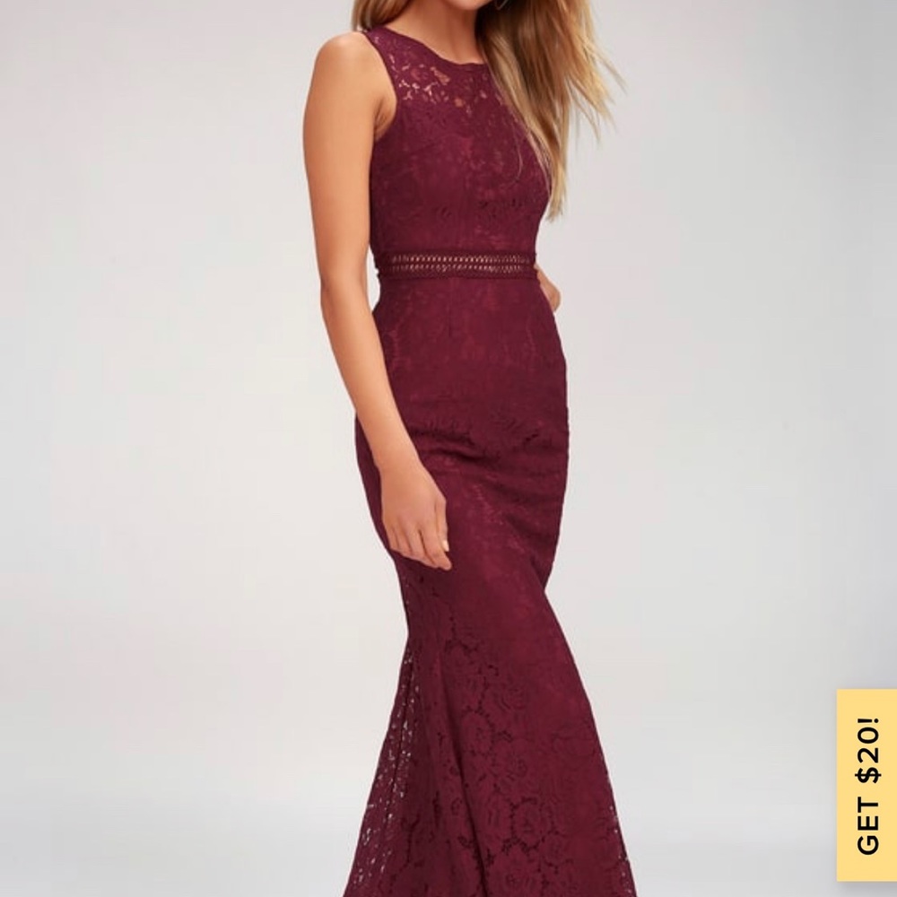 Like New! Gorgeous burgundy lace formal dress